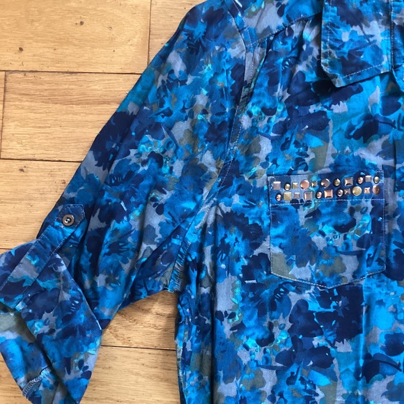 Route 66 short sleeve, quarter button blue print top with drawstring bottom - Picture 2 of 3